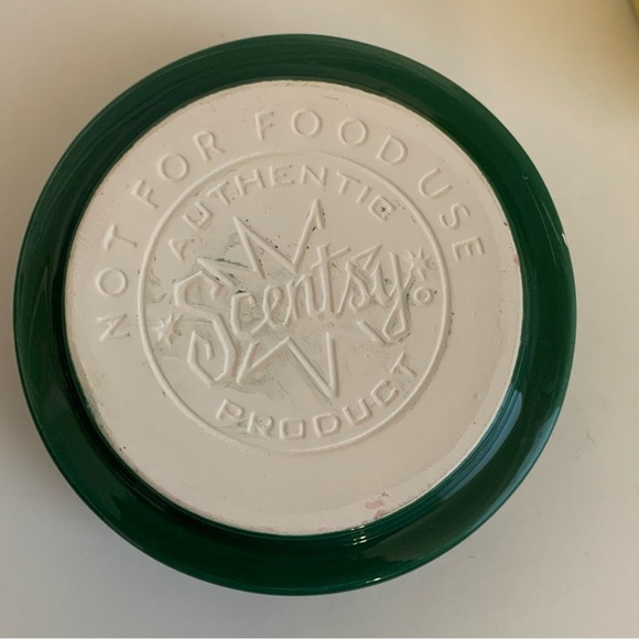 Scentsy University Of Oregon Ducks NCAA Full Size Wax Warmer Yellow Green READ - Picture 13 of 13